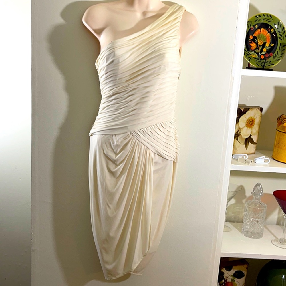 BCBG MAXAZRIA CREAM DRESS